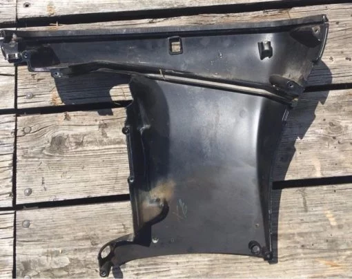 MERCURY 4 STROKE BOTTOM COWL STARBOARD 858743A2 90HP 2002 2