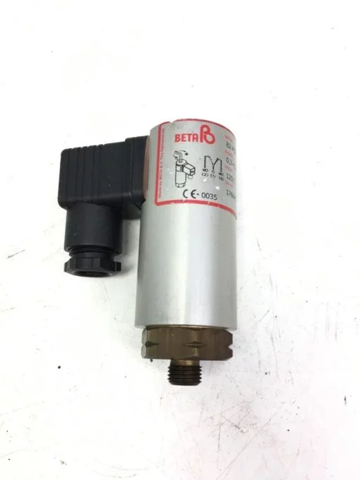 USED GREAT CONDITION Beta B2-P504H-BXB-P2-BG-X1, Pressure Transmitter, B295 1