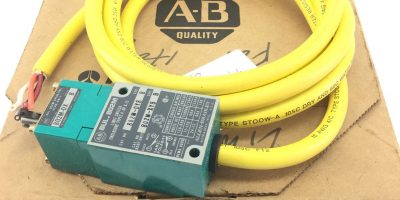 ALLEN BRADLEY 802M-DY8 PRE-WIRED FACTORY SEALED LIMIT SWITCH ROLLER TYPE (B25) 1