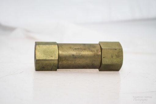 SWAGELOK COMPANY 183361 B-12C4-1 1 PSI BRASS CHECK VALVE 3/4 FNPT NEW! (F73) 2