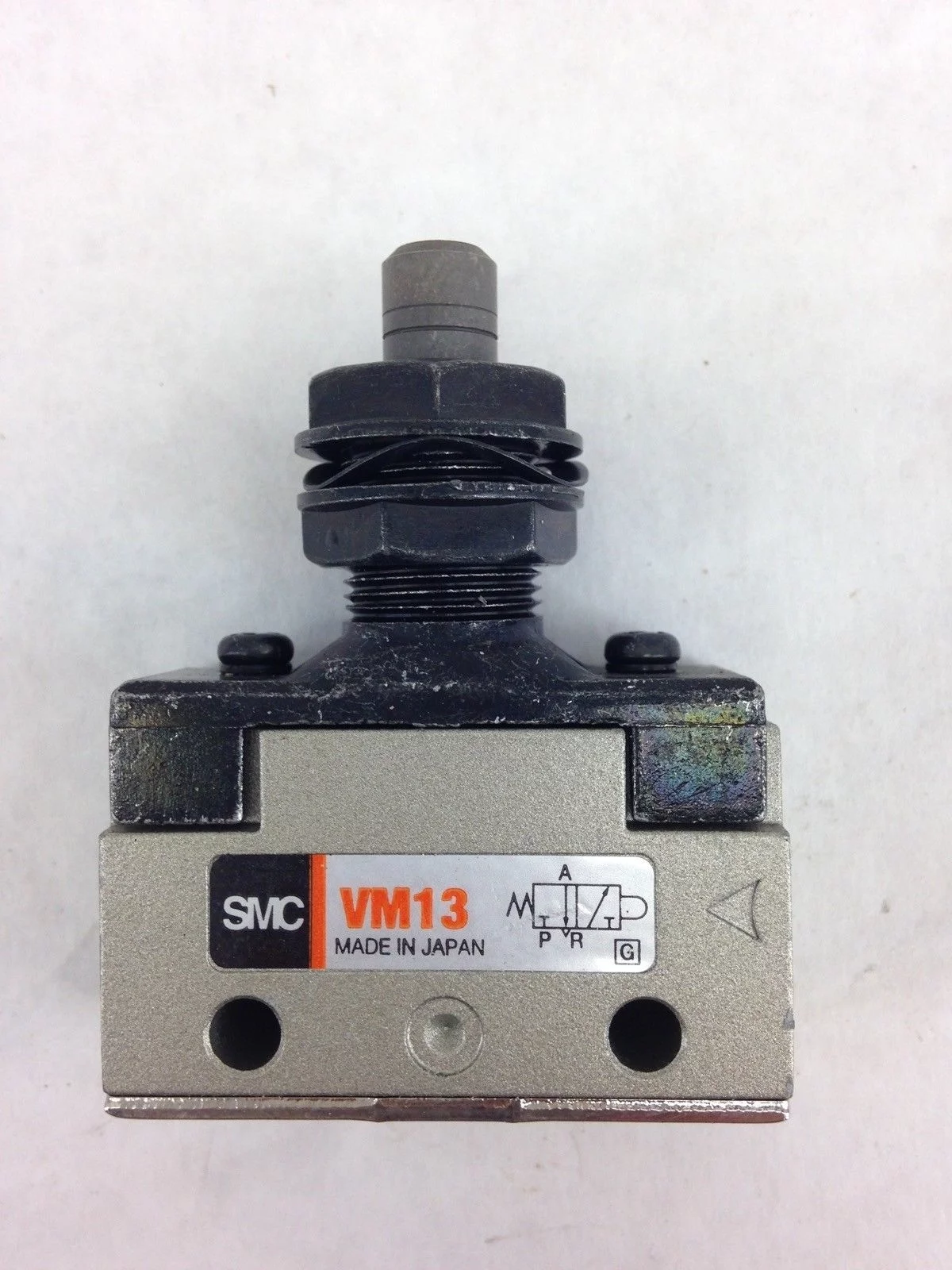 SMC VM13 VALVE AND SWITCH (A839)