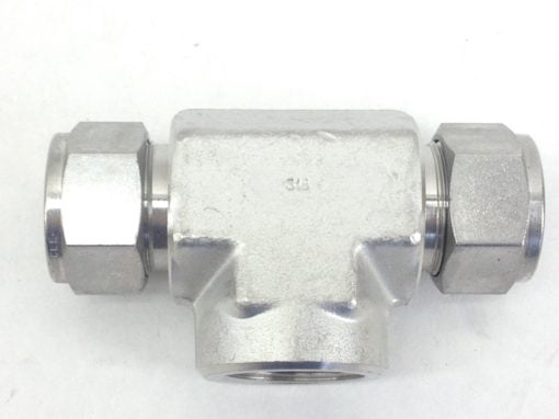 SWAGELOK APC D SS “T” FITTING 3/4” TO 1″ (F152) 2